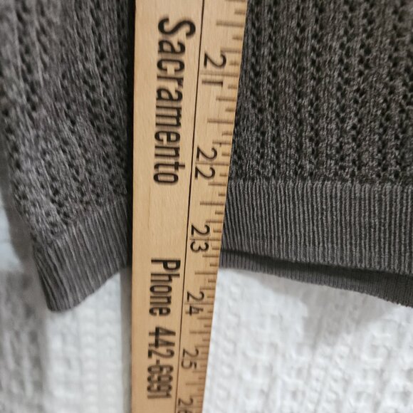 Uniqlo Open Knit Sheer Long Sleeve Top Gray Size Small Lightweight Beachy - Picture 10 of 11